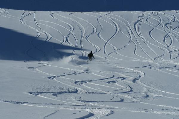 Pristine new snow at Mt Hutt September 2011